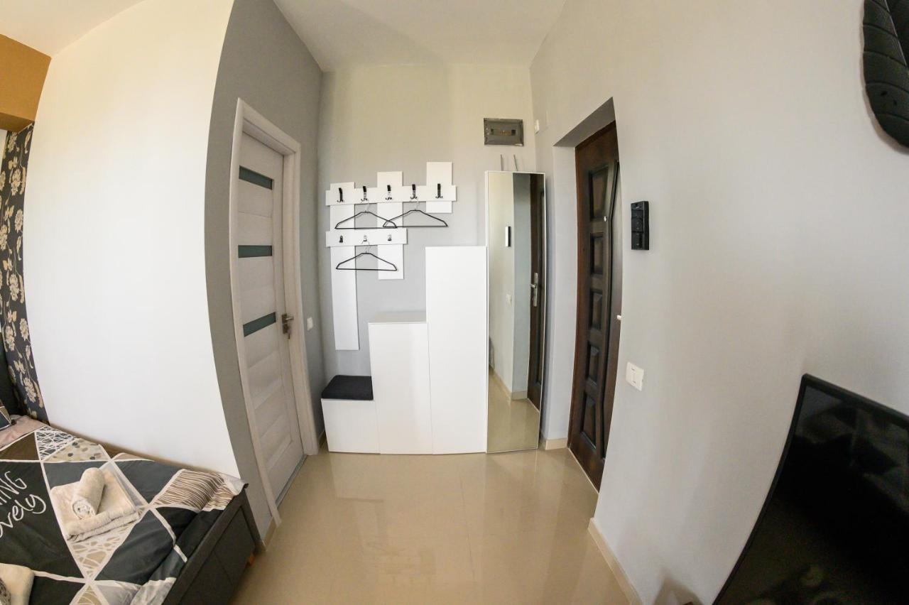 Beachside Studio Mamaia Nord Apartment Năvodari Екстериор снимка